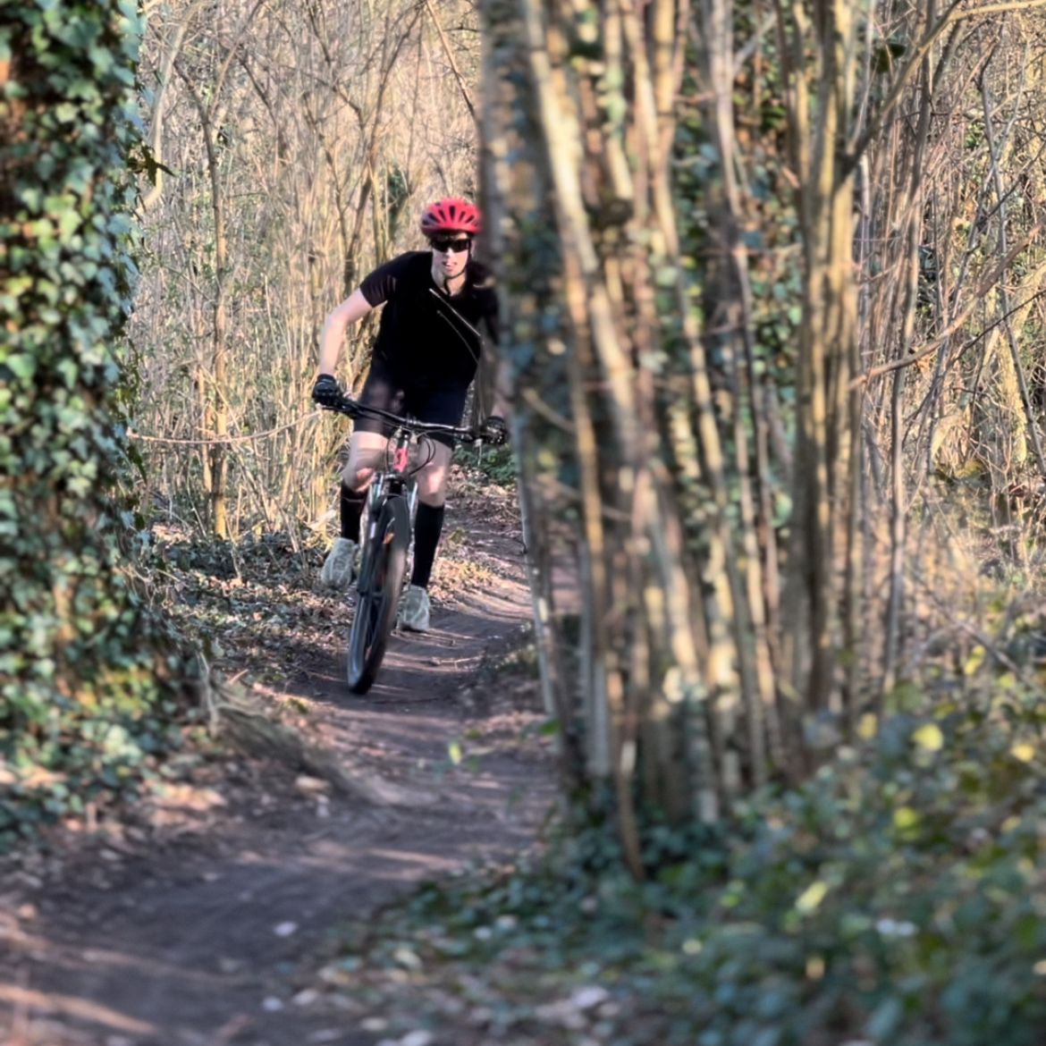 BikeGuard | Ultieme Bescherming voor Jouw Schenen bij het Mountainbiken!